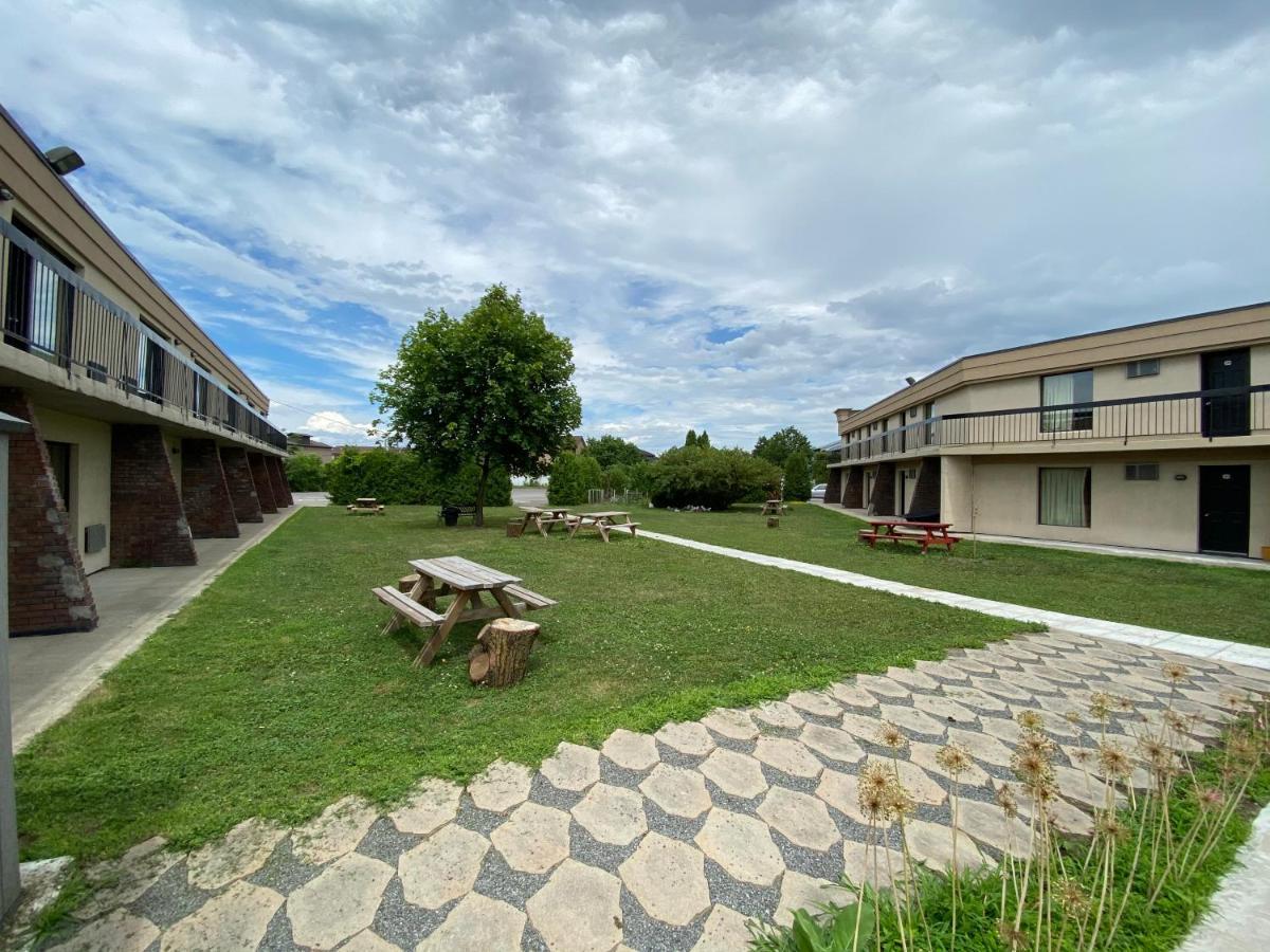 سانت أوستاش Motel St-Eustache المظهر الخارجي الصورة