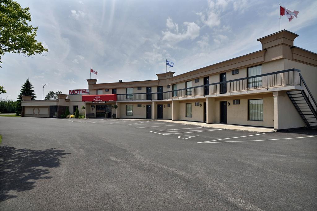 سانت أوستاش Motel St-Eustache المظهر الخارجي الصورة